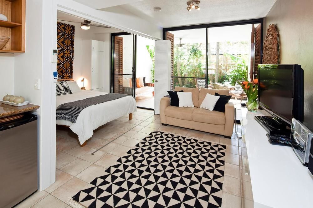 Julians Apartments Байрън Бей Екстериор снимка
